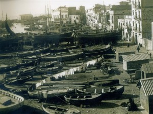 Façana marítima originària del Serrallo. (Foto de portada de El Serrallo ahir i avui. Port de Tarragona Edicions)